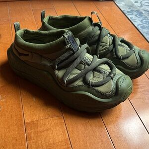 Hola ora primo forest floor